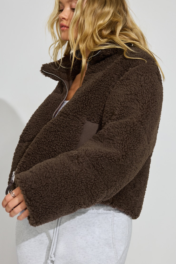 100099776_4DD_alt1_1920x2880.jpg