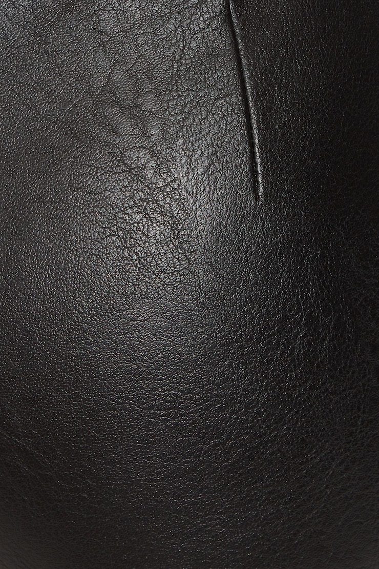 100103339_06V_alt3_1920x2880.jpg